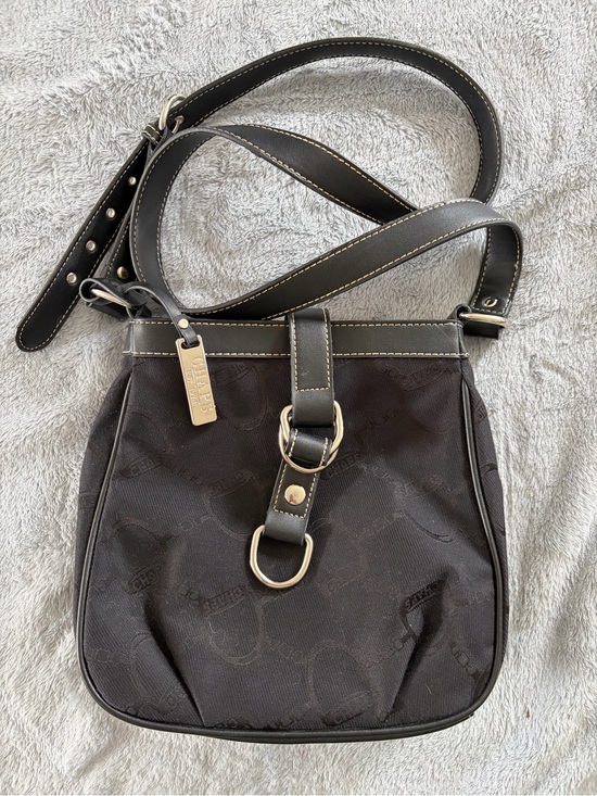 Chaps Handbags - Chaps Black Crossbody Bag with Gold-Tone Hardware